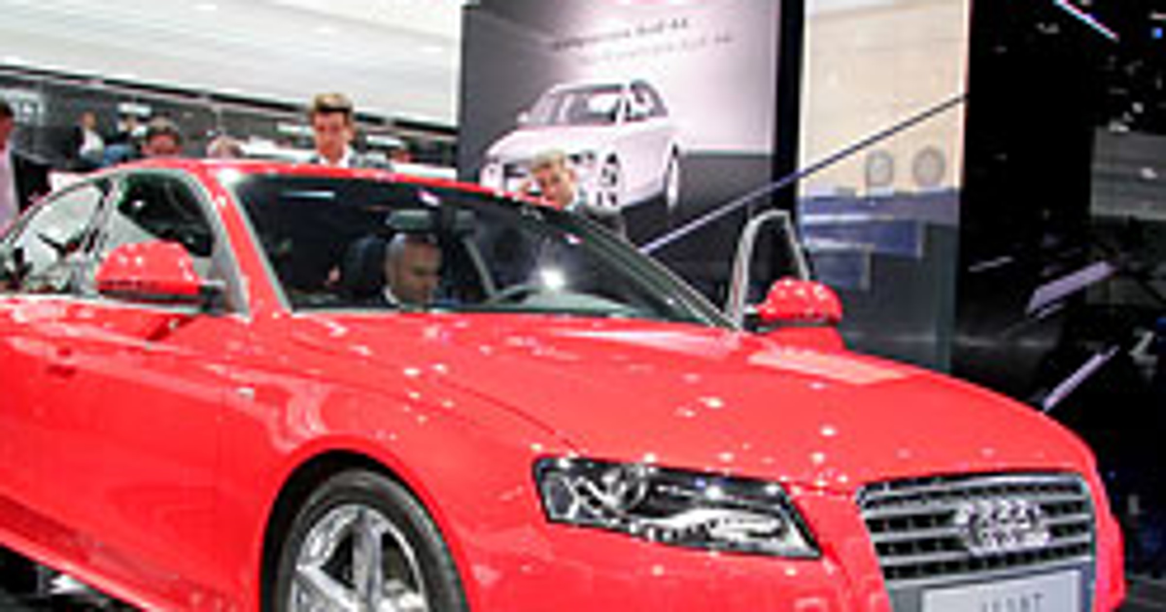 IAA Frankfurt 2007: Audi A4 – wynik pogoni za BMW 3