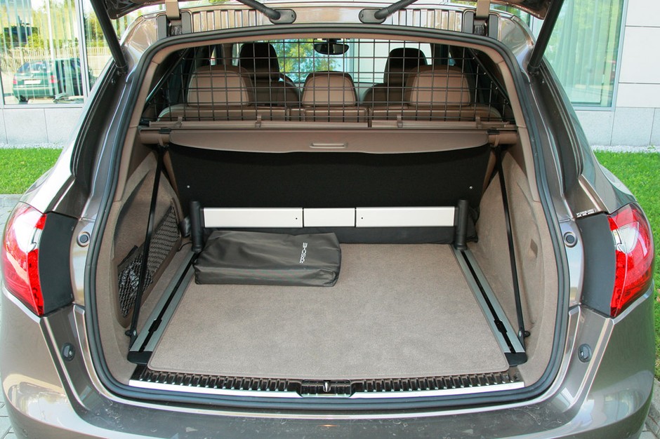 Porsche Cayenne Diesel: Nowa twarz, znajomy diesel