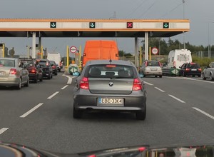 Masowe kontrole policji w weekend. Stosuj zasadę "pół licznika" a unikniesz mandatu