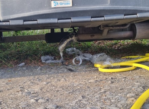 Montował coś dziwnego do samochodu. Policja zjawiła się w samą porę