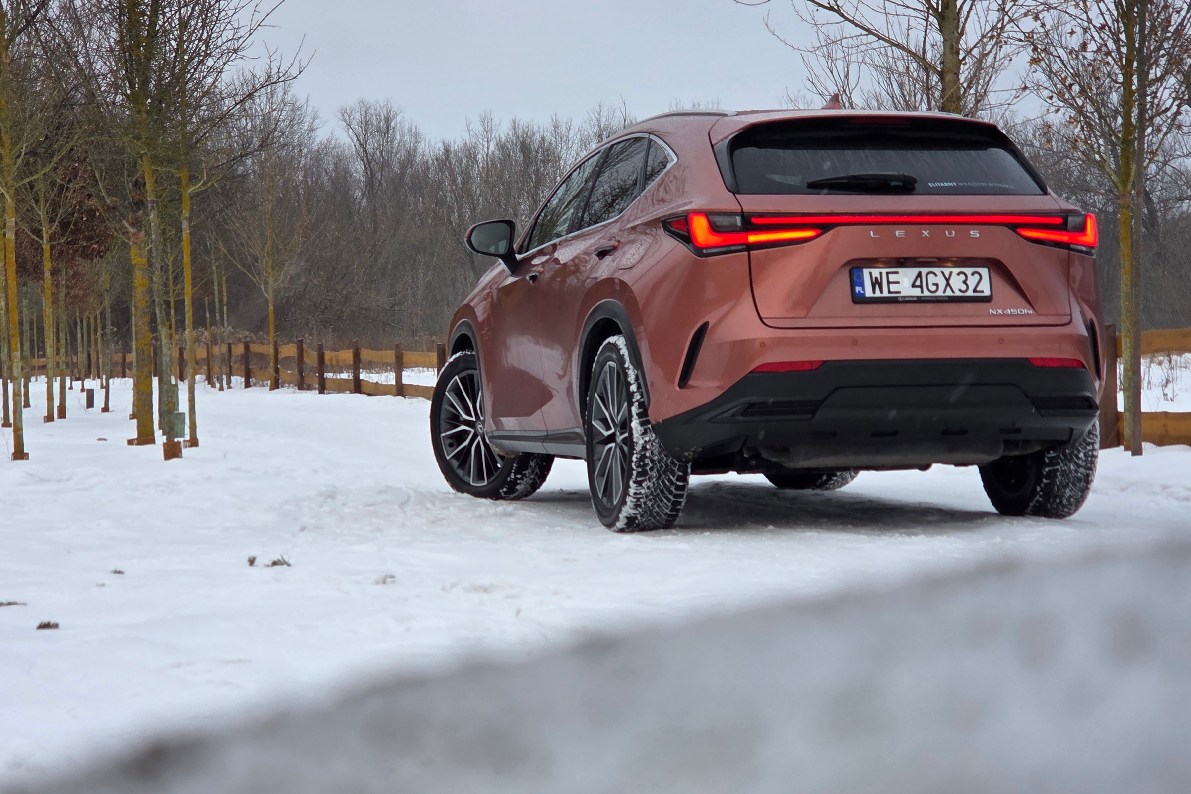 W Lexusie NX są cztery rzeczy, które wymagają poprawy i cztery, które inni powinni od niego gwałtownie skopiować