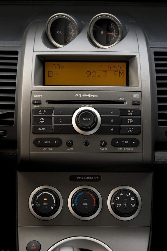 Nissan Sentra SE-R – kompaktowy i drapieżny