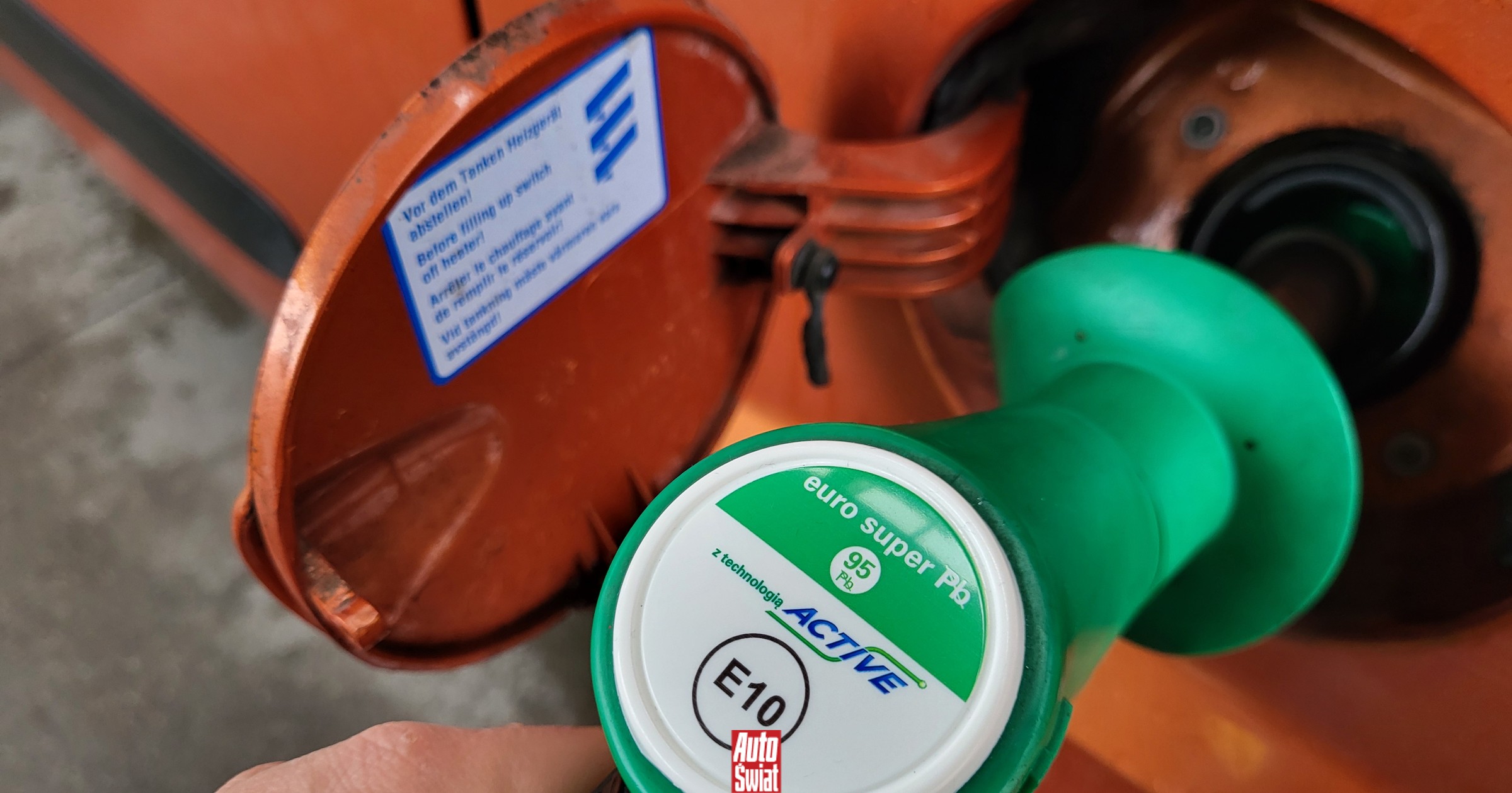 Polacy będą tankować więcej biokomponentów? Co z benzyną E10? Biopaliwa pod lupą rządu