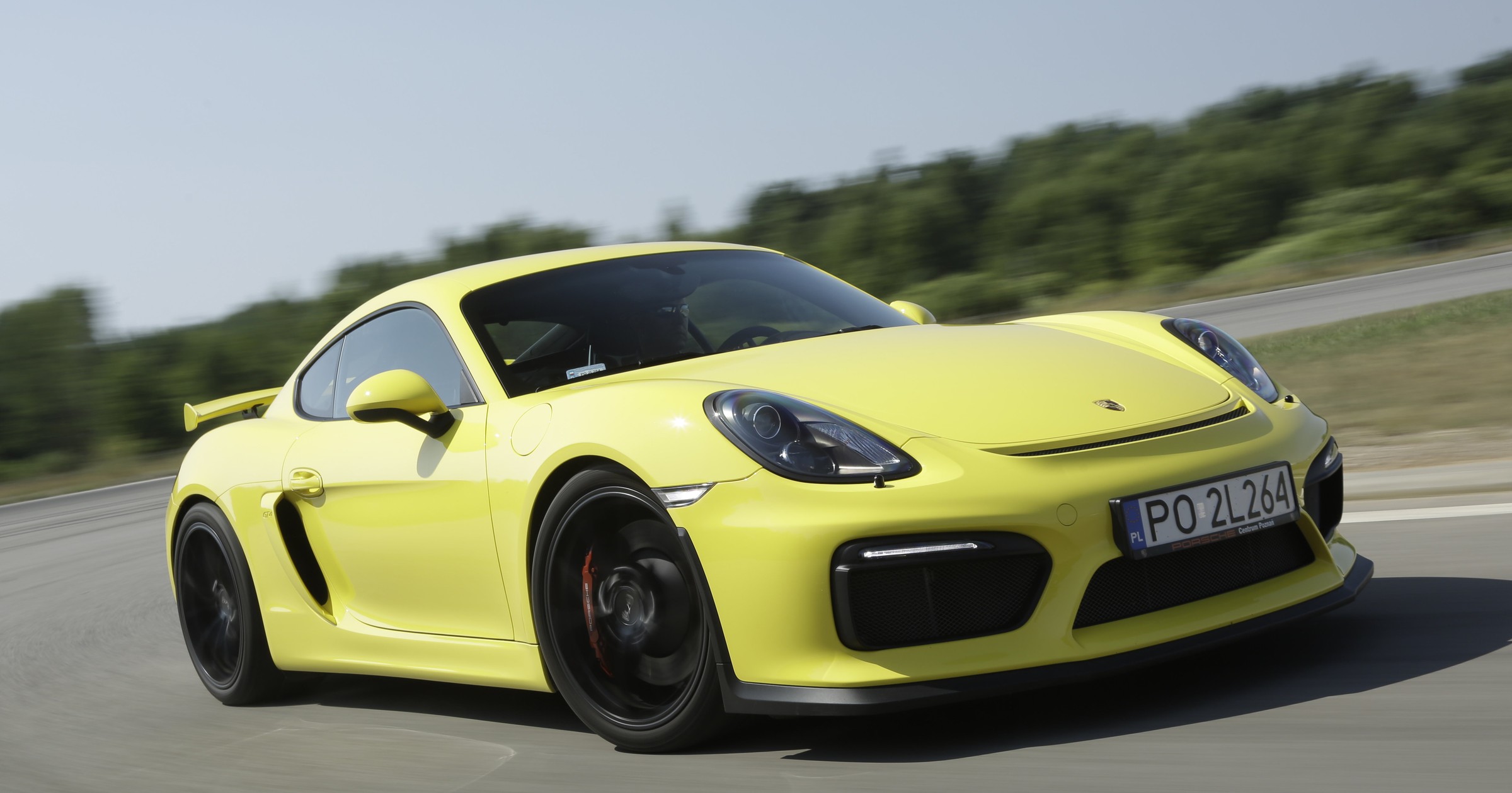 Porsche Cayman GT4 (1)