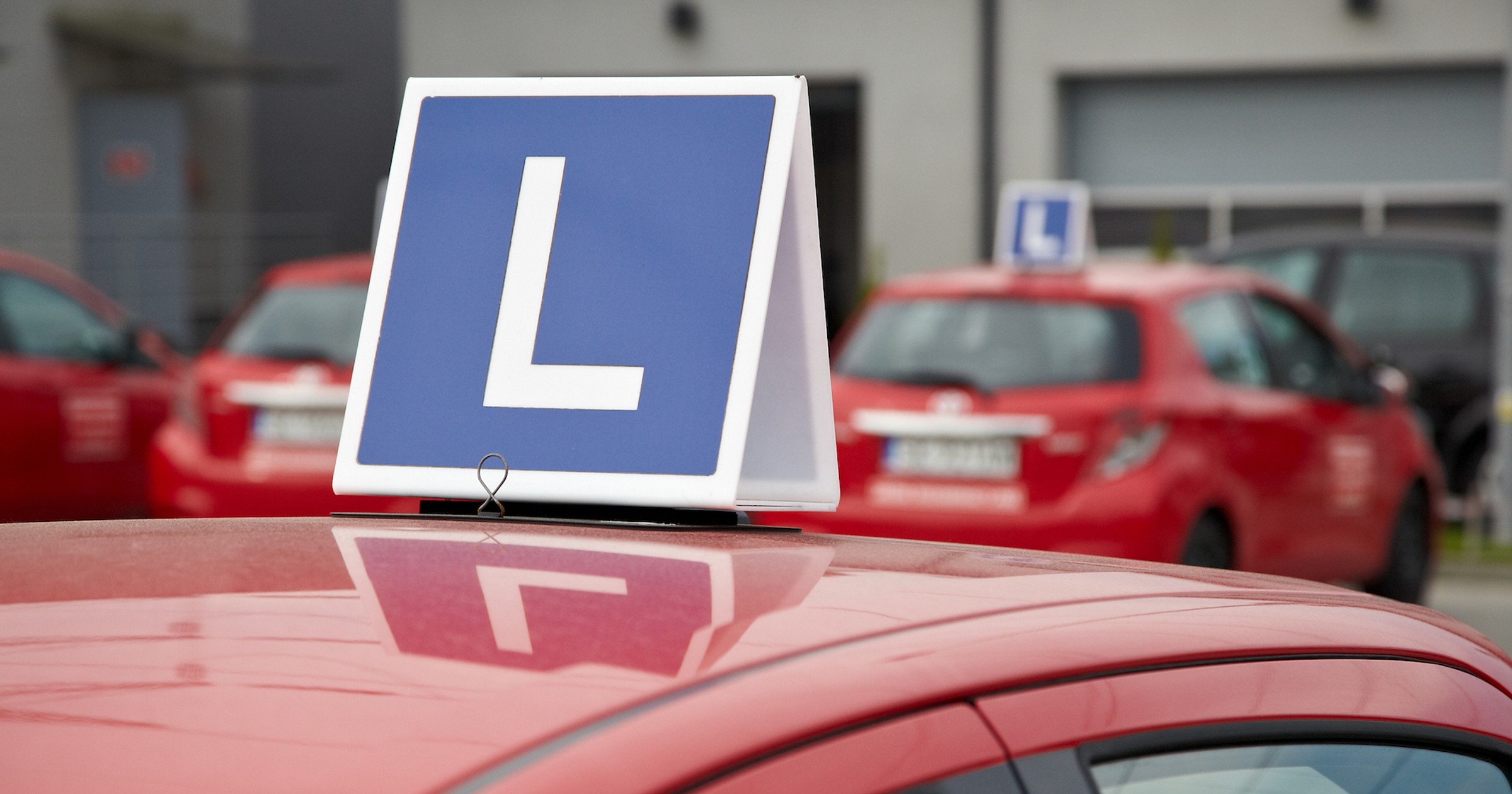 20-letni zabrzanin zakończył egzamin praktyczny na prawo jazdy, zanim go zaczął. Badanie wykazało, że mężczyzna jest w stanie po użyciu alkoholu