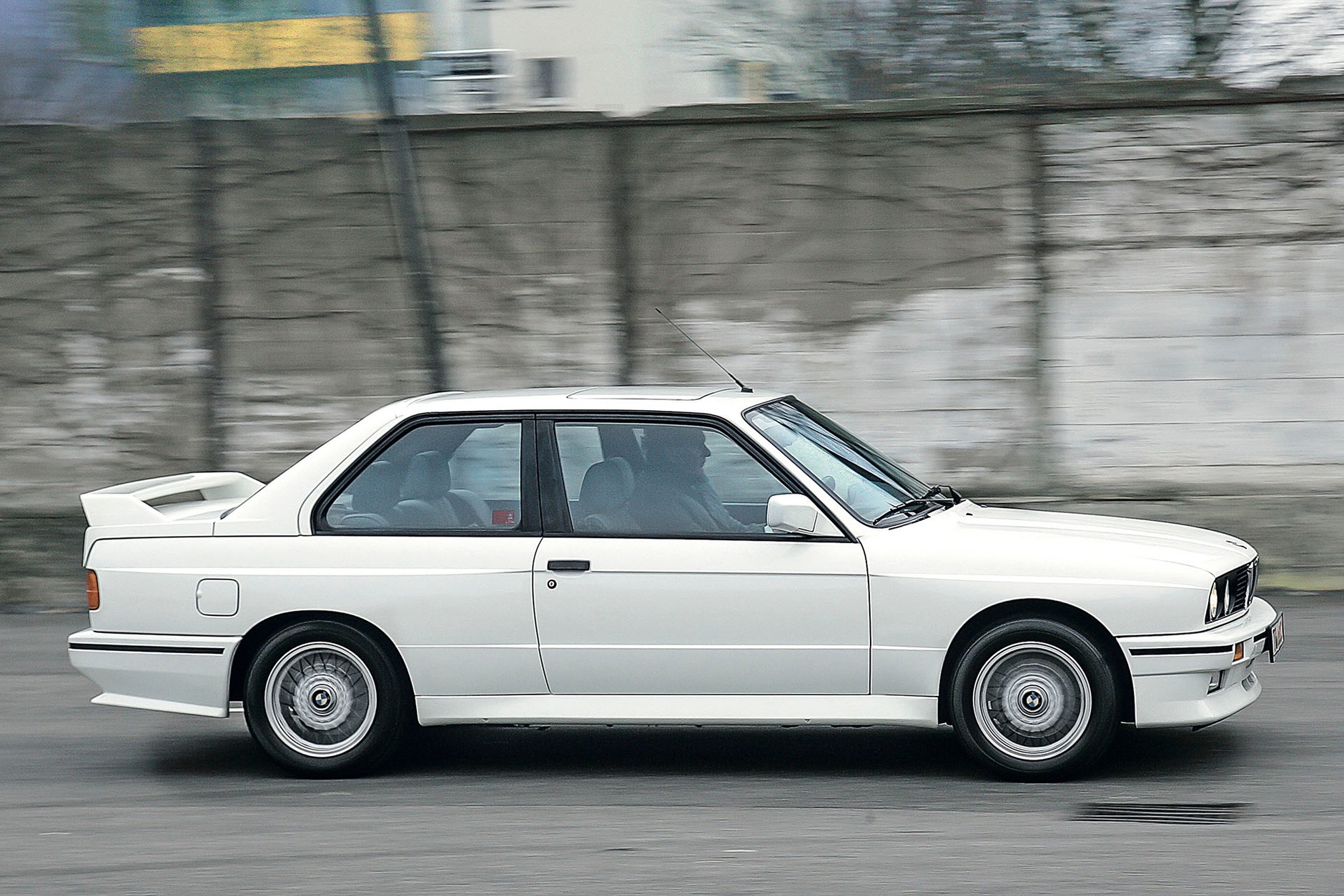 BMW M3 E30 - klasyk, który tworzył historię