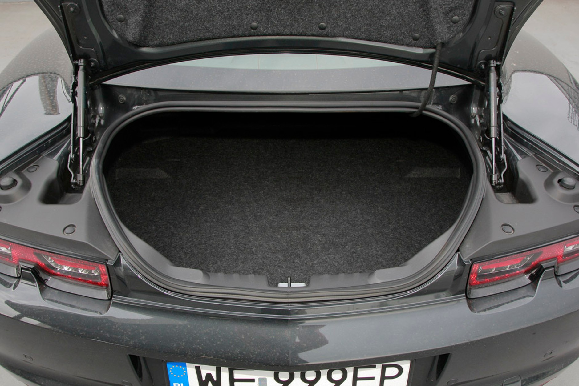 Kuba Giermaziak testuje dla nas Chevroleta Camaro