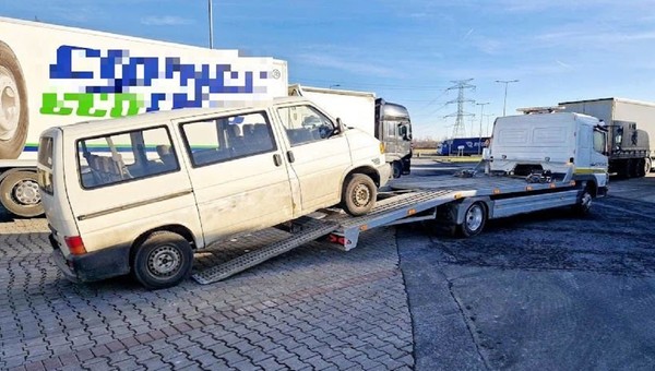 "Myszkowanie" T4 na A4 będzie miało finał w sądzie. Zareagował inny kierowca