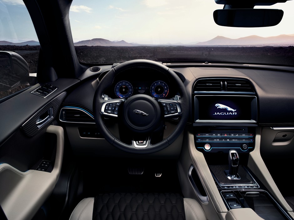Jaguar F-Pace SVR
