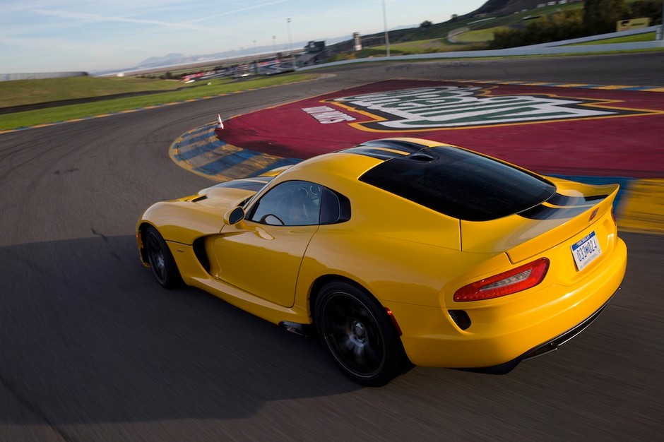 SRT Viper: amerykański drapieżnik