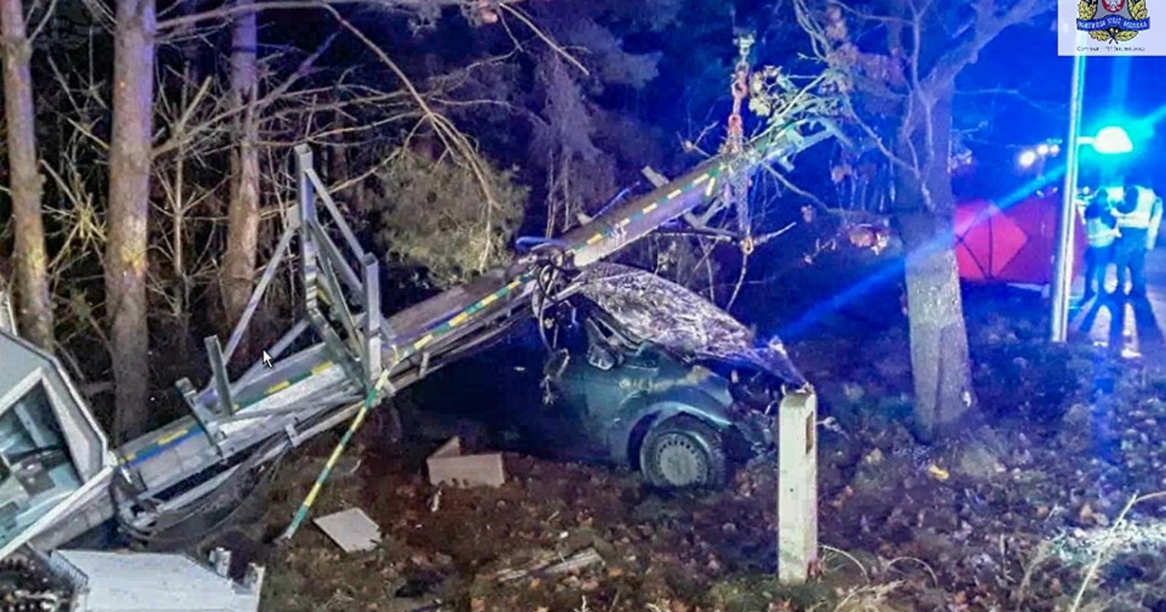 Auto uderzyło transformator na słupie. 47-latek zginął na miejscu