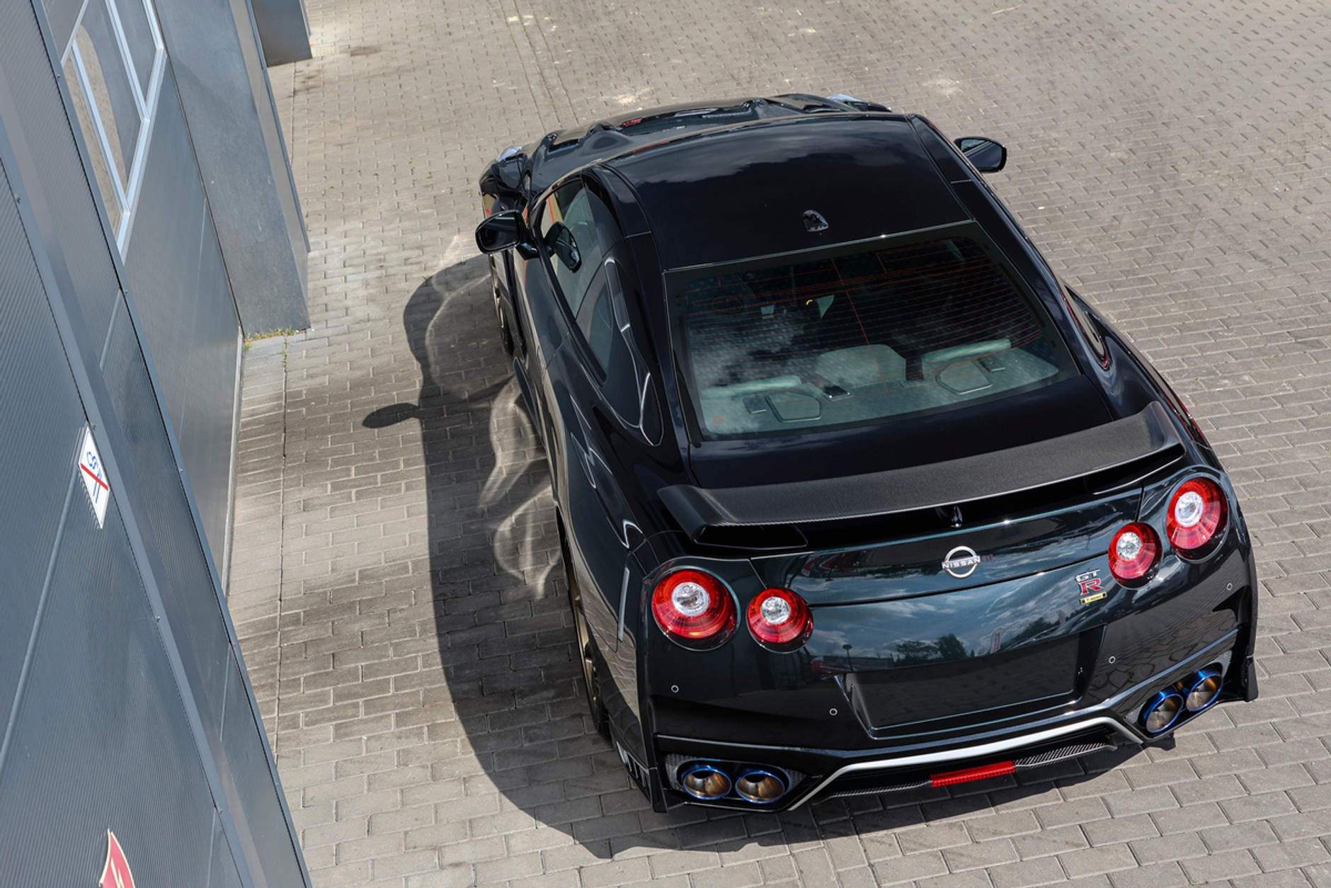 Jedyny w Europie pożegnalny Nissan GT-R R35 Prestige T-Spec trafił do Polski