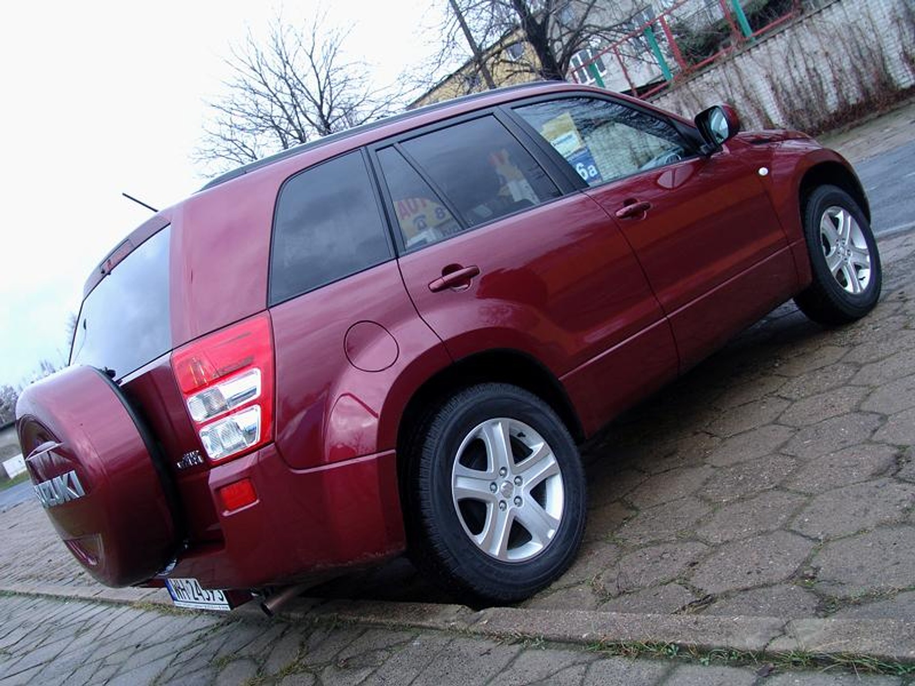 Suzuki Grand Vitara 2.0i DX 5d: terenowy atleta