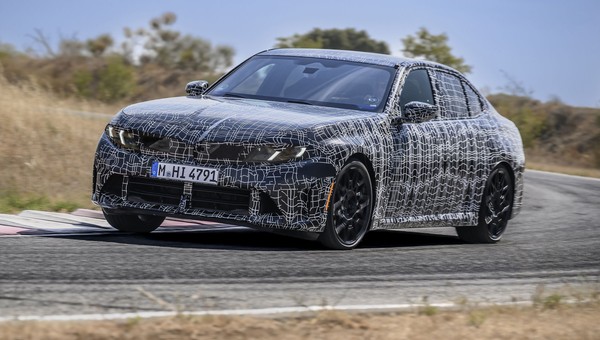 BMW serii 3 (8. generacja; kod G50; auto w specjalnym kamuflażu)