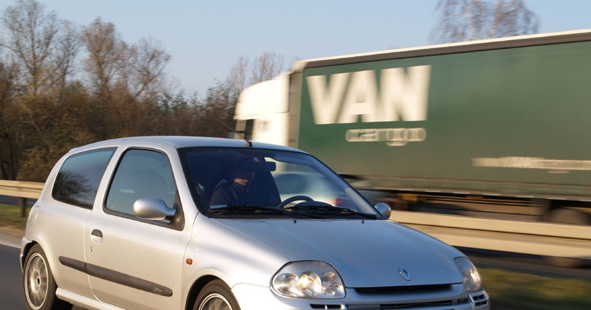 Renault Clio Sport 2.0 16v - Dobre osiągi w dobrej cenie