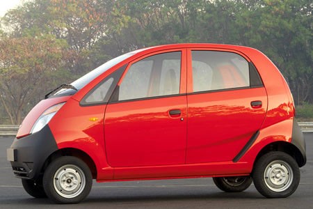 Tata Nano: przyjęto przedpłaty na kilkaset tysięcy egzemplarzy!