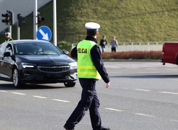 Ograniczenia prędkości w Polsce. Pułapki, trudne przepisy i wyjątki. Mamy całą listę