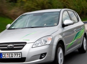 Paryż 2008: KIA cee’d z napędem hybrydowym - pierwsze próby drogowe