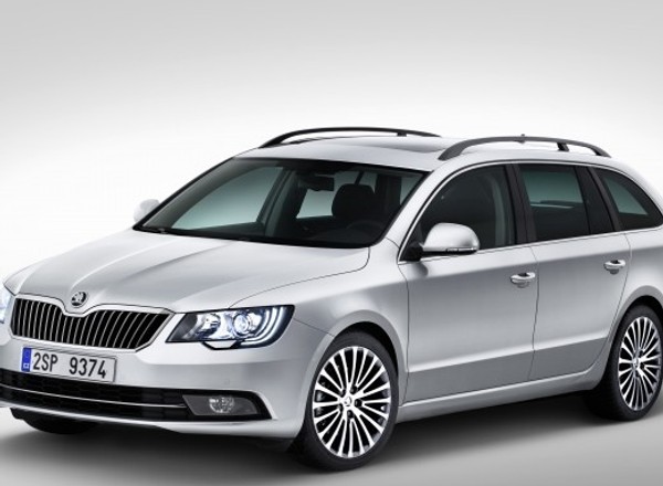 Nowa Skoda Superb za 78,5 tys. zł