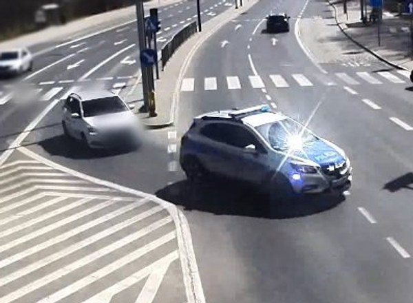Zdesperowany taksówkarz poprosił o pomoc policję [Nagranie]