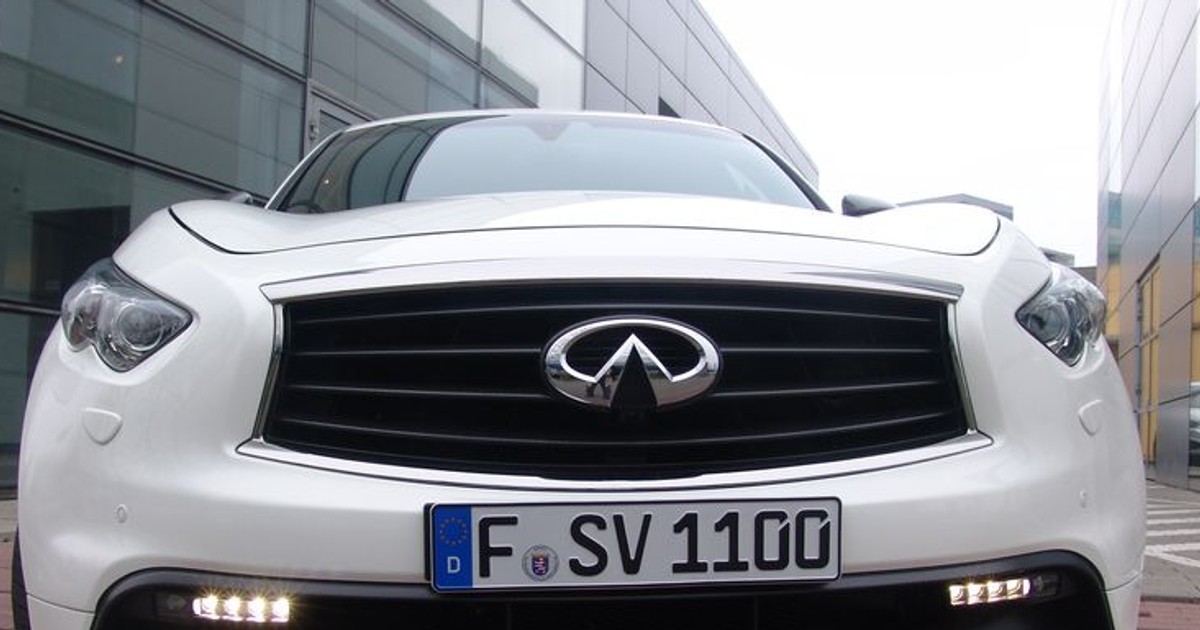 Infiniti FX Vettel Edition 5.0 420 KM