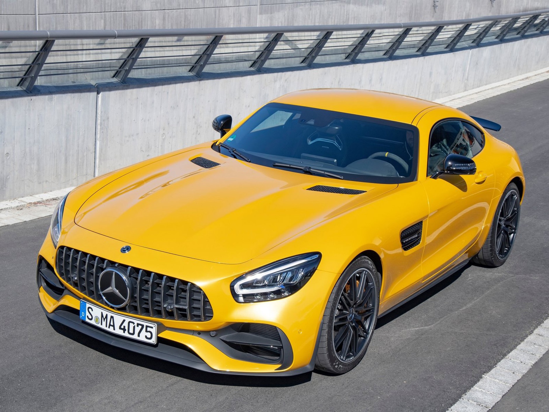 Top 10 „złomów” z aukcji w Dubaju