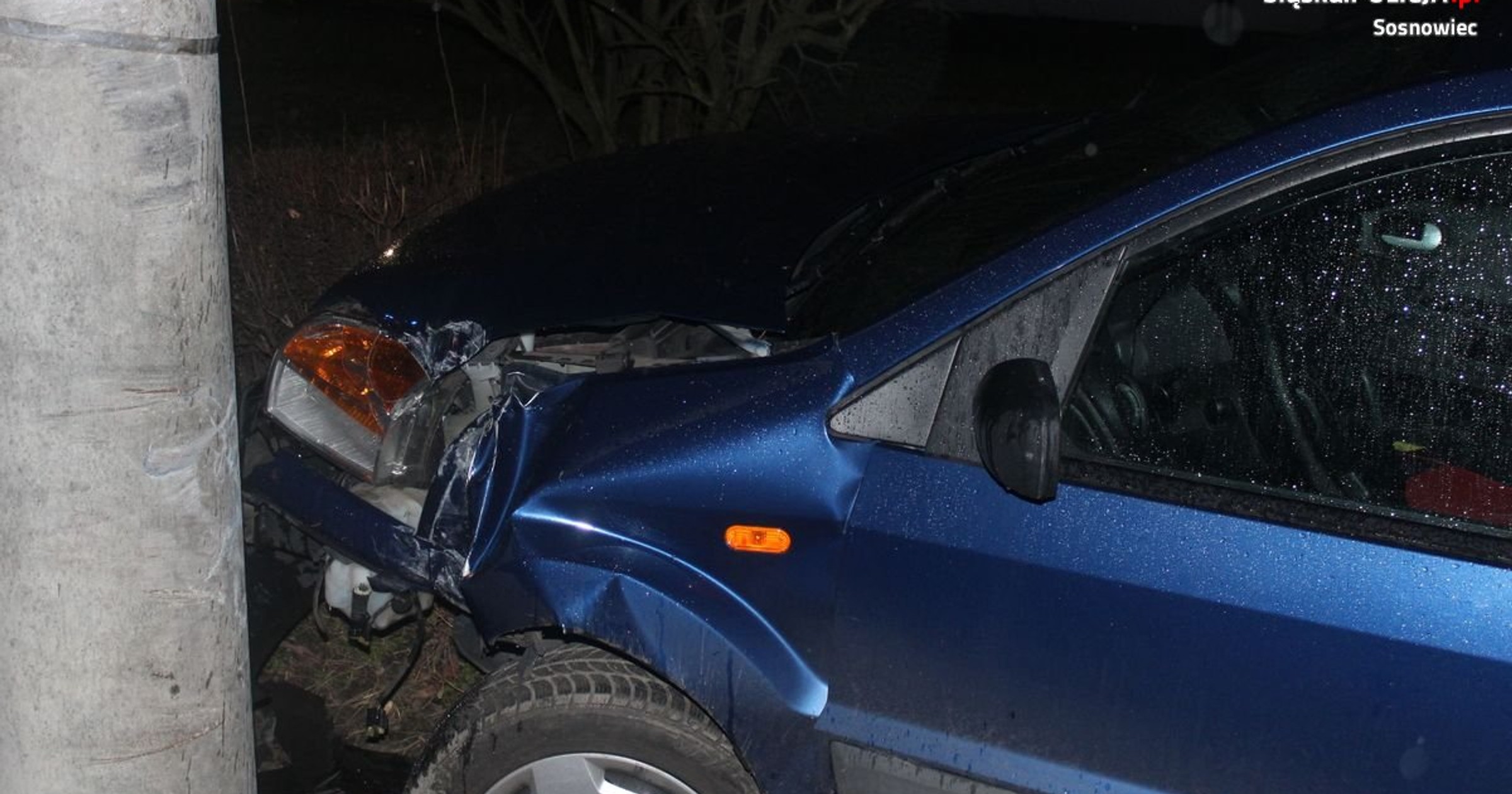 Pijana 68-latka rozbiła auto na latarni. Później było jeszcze gorzej