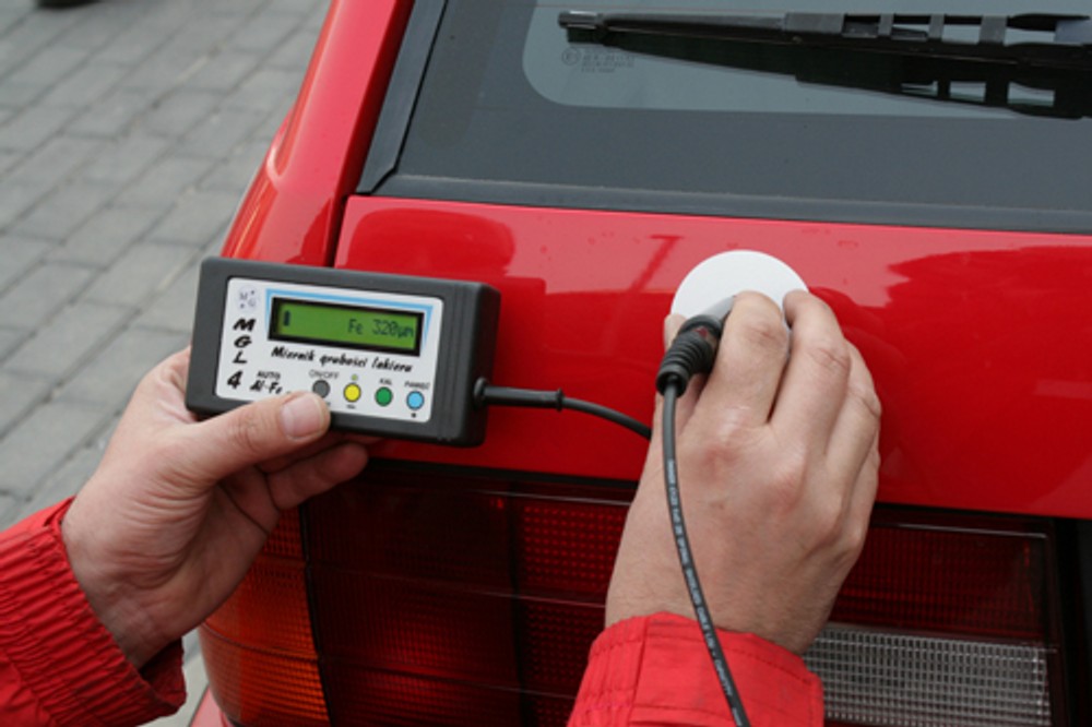 Mierniki grubości lakieru - sprawdziliśmy który warto kupić