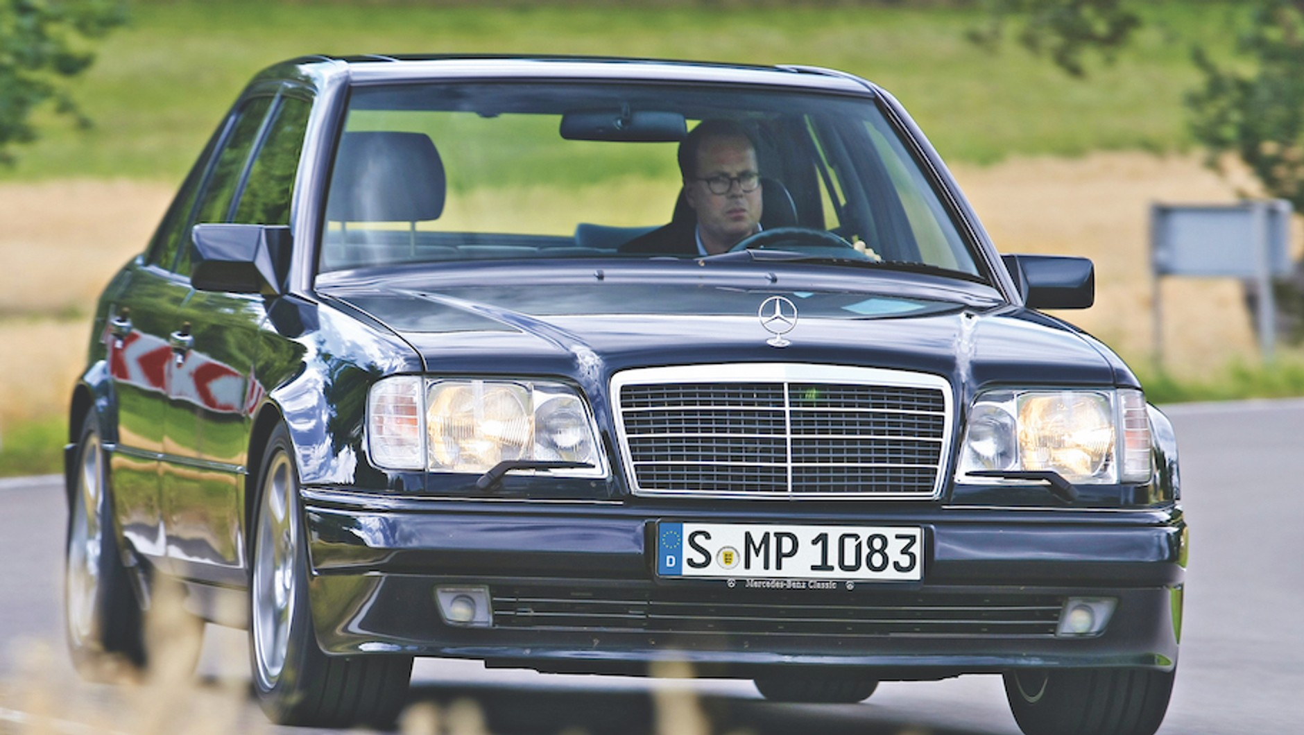 Mercedes E 60 AMG to najmocniejsza odmiana typoszeregu 124