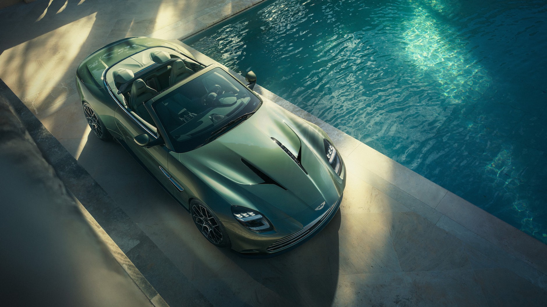 Aston Martin Vanquish Volante 2025
