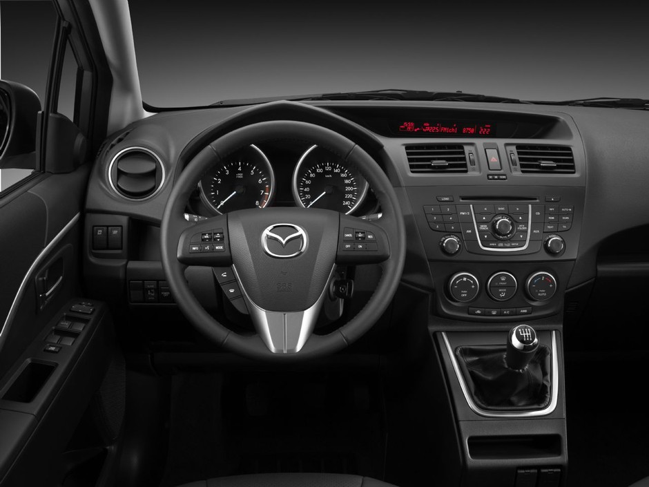 Genewa 2010: Mazda - jubileuszowa edycja MX-5 oraz całkowicie nowy model 5