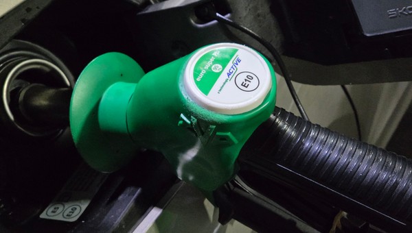 Tankowanie samochodu