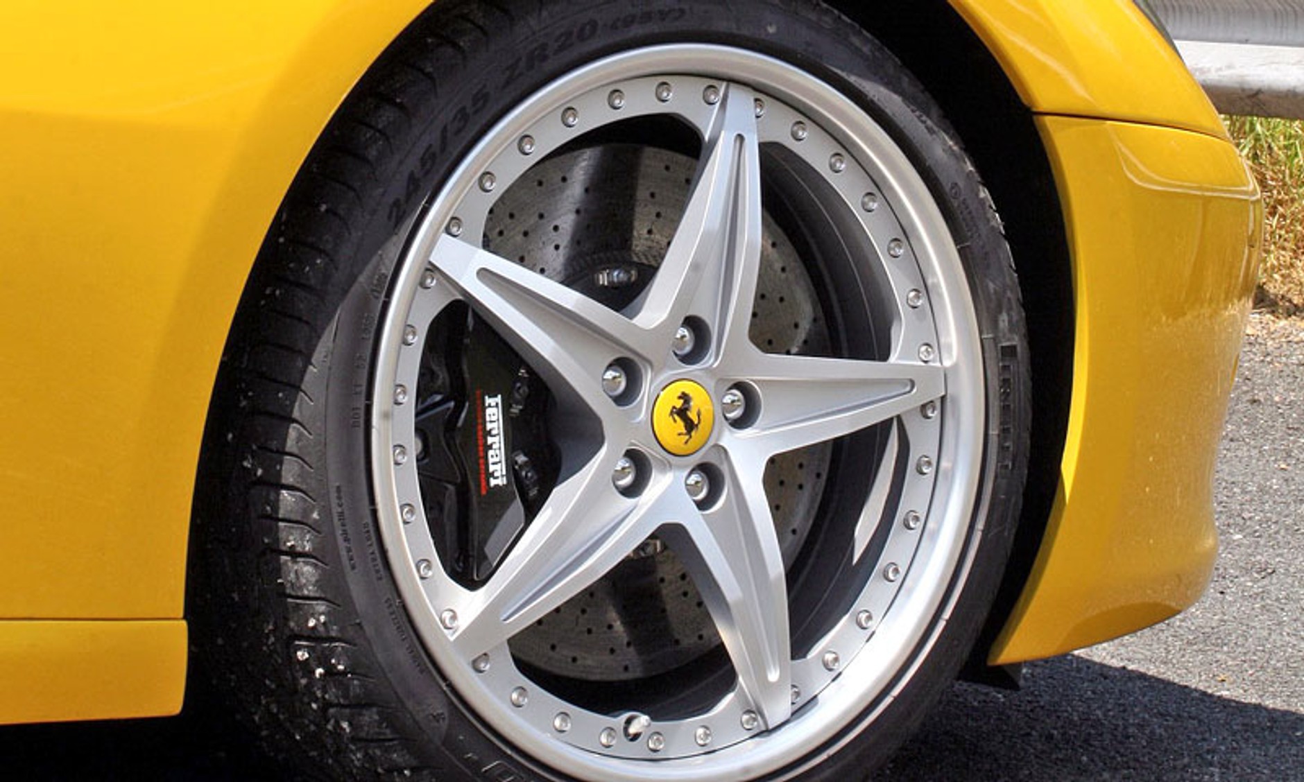 Ferrari 599 HGTE: pakiet dla koneserów (wideo)