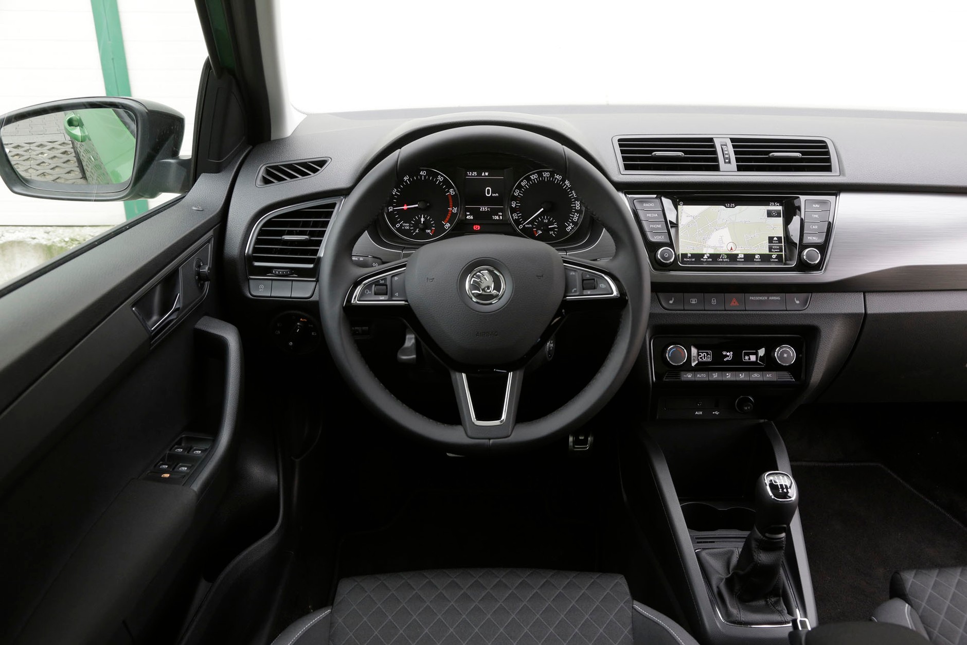 Skoda Fabia 1.2 TSI kontra Suzuki Baleno 1.0 Boosterjet - kto tu jest bez szans?