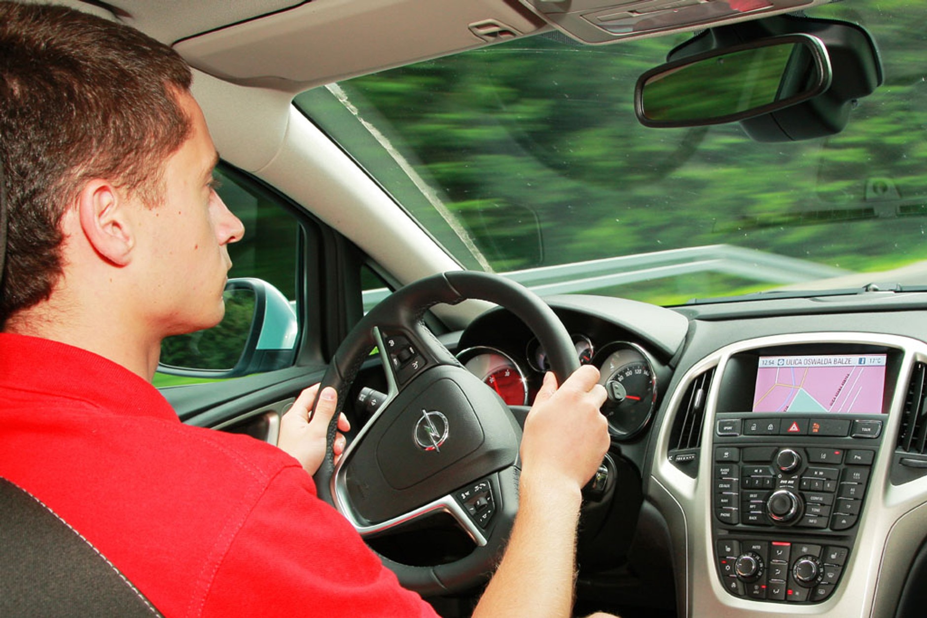 7 dni, 7 testów: 5000 kilometrów Oplem Astrą