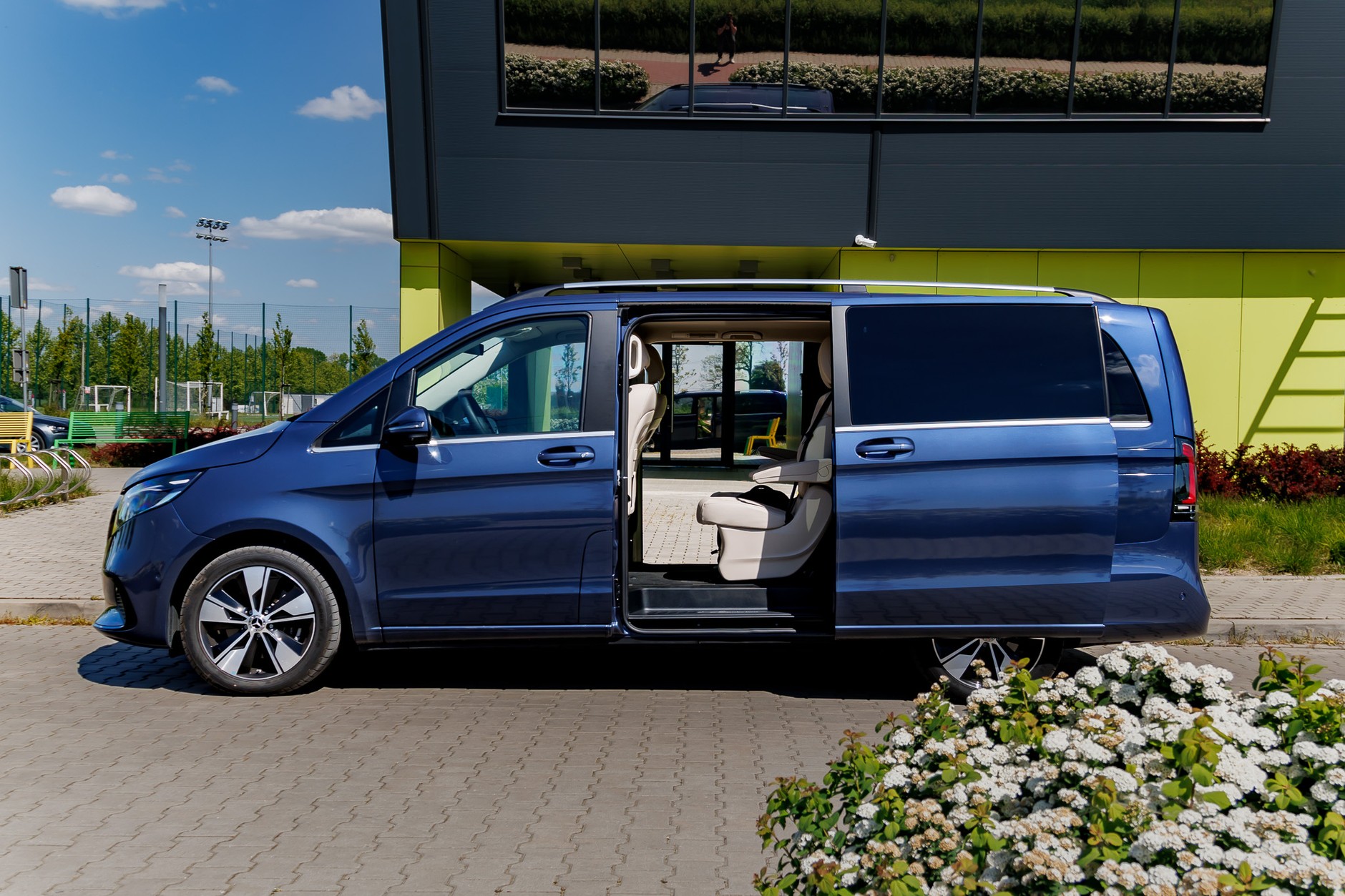 2024 Mercedes V300d