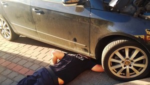 Z pojazdu dochodziły dziwne dźwięki. Nietypowa interwencja policji