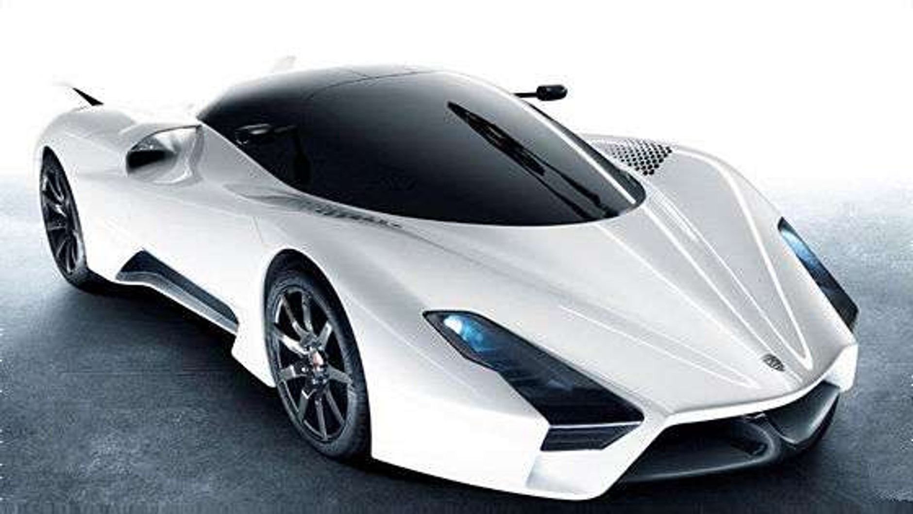 Shelby SSC zapoluje na Bugatti Veyrona