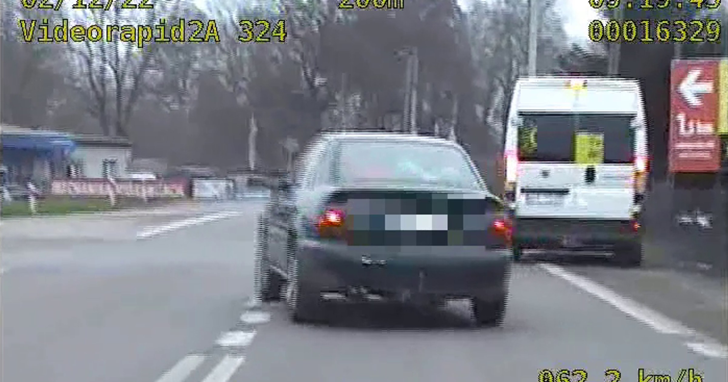 Policja ruszyła za poszukiwanym listem gończym. Nie pomogło mu nawet miejsce, gdzie się ukrył w trakcie pościgu