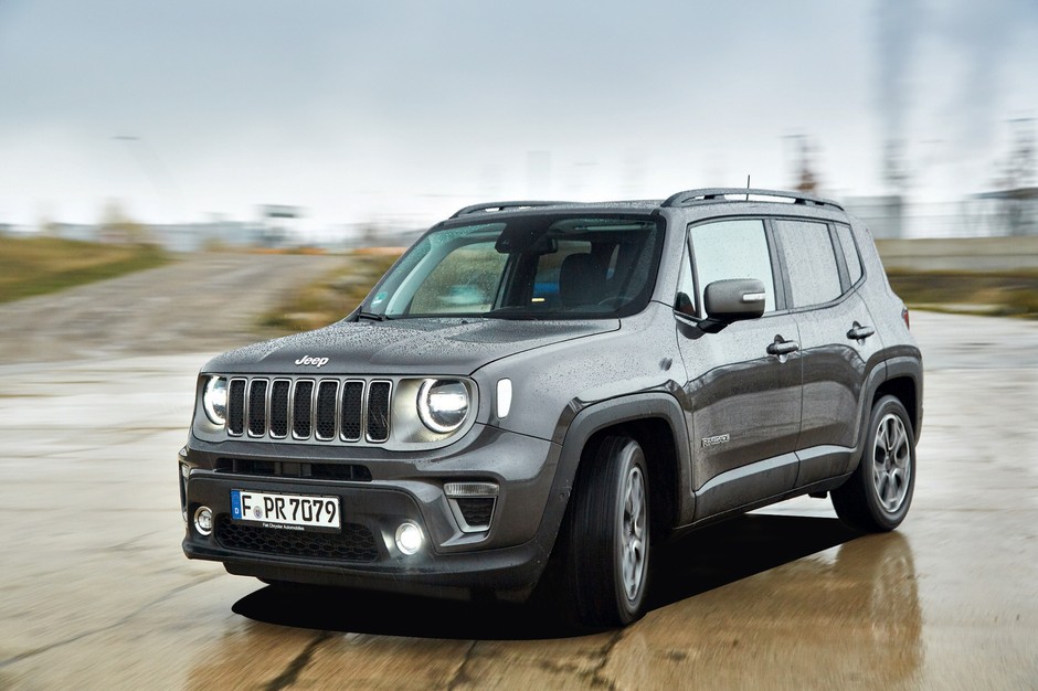 Porównanie 4 par SUV-ów: Mazda, Mitsubishi, Jeep i Volkswagen.