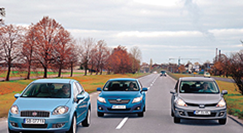 Fiat Linea, Toyota Corolla, Nissan Tiida - Nowi wśród sedanów