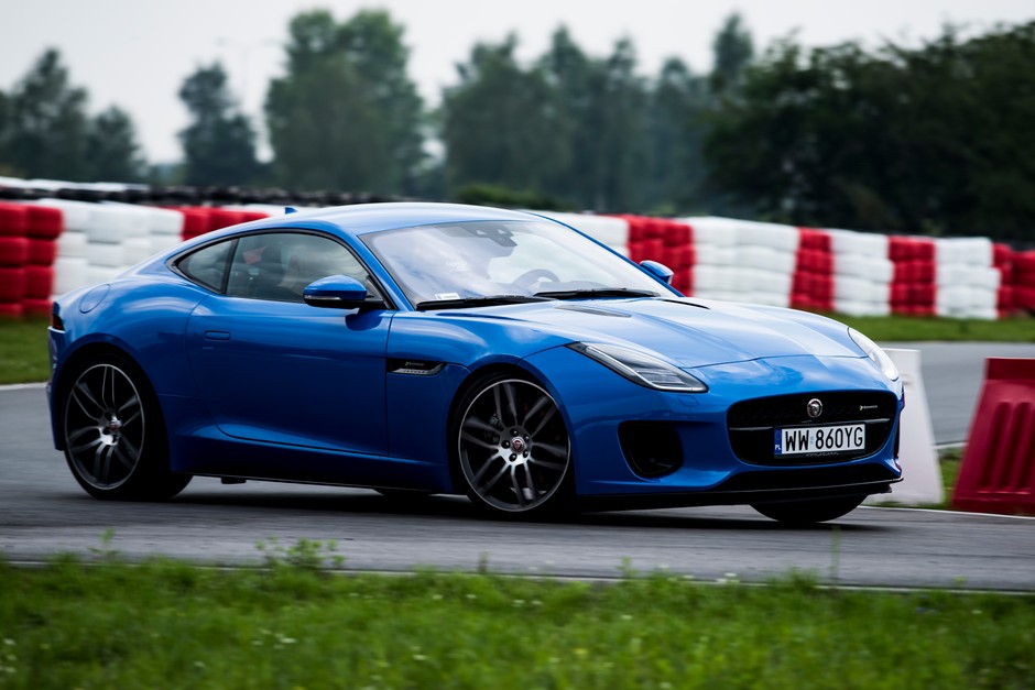 Jaguar F-Type i Porsche 718 Cayman