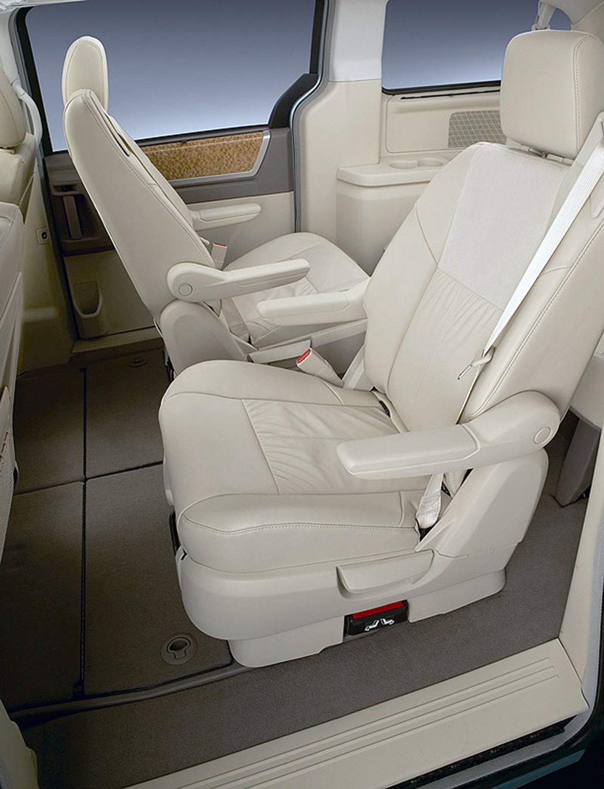 Chrysler Voyager: pierwsze zdjęcia nowej wersji