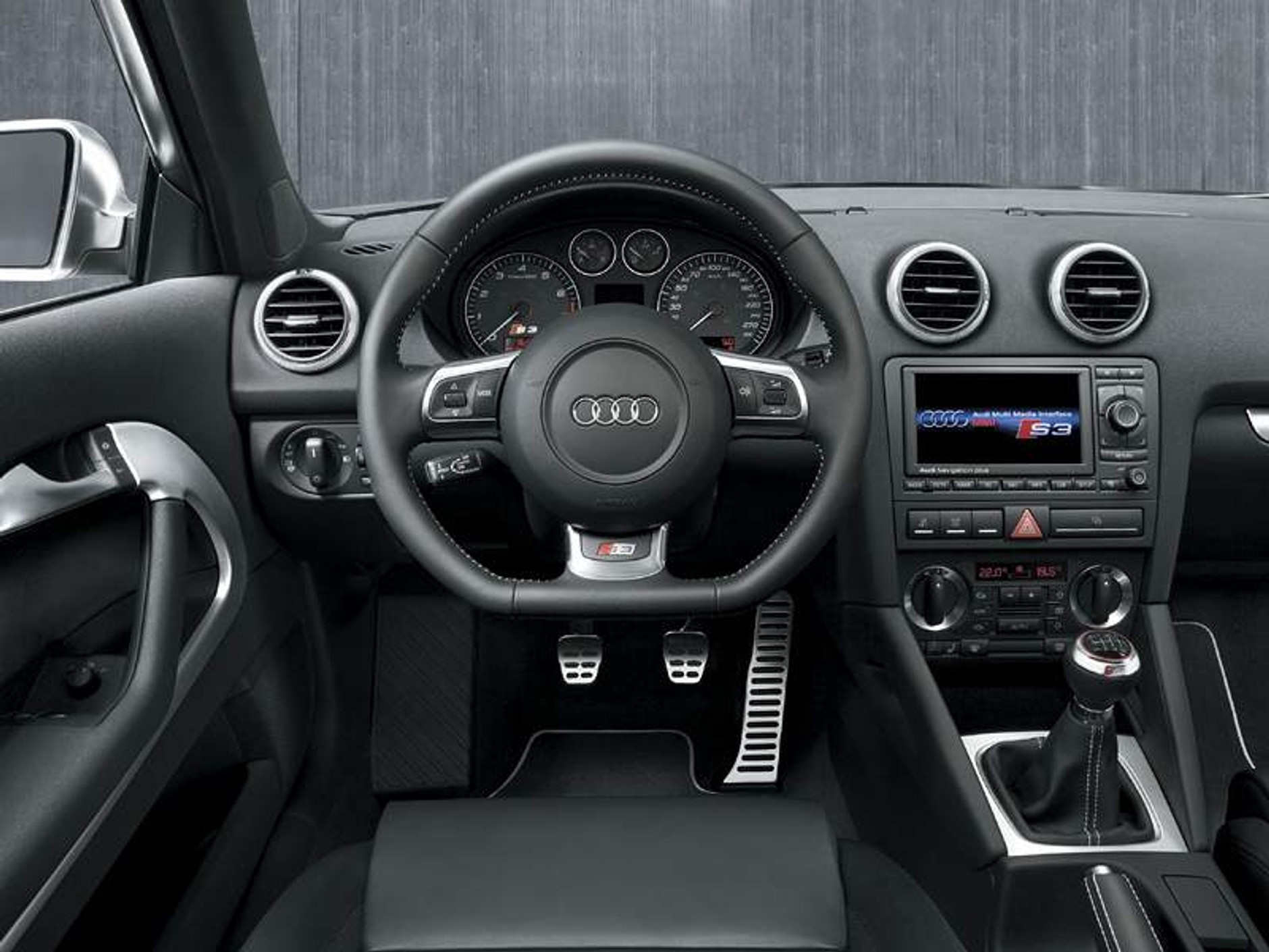 Audi S3: pożeracz stotrzydziestek