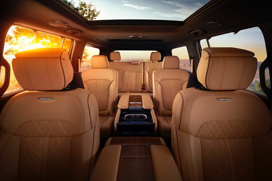 Jeep Grand Wagoneer 19