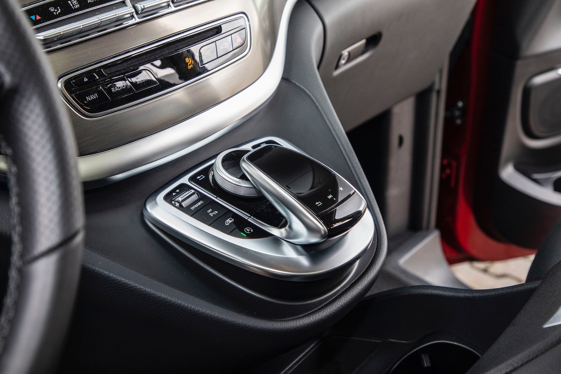 Mercedes V 300 d 4Matic – autobus klasy wyższej