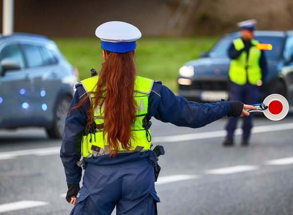 Czego nie można wozić w samochodzie? Polskie przepisy tego nie wyjaśniają