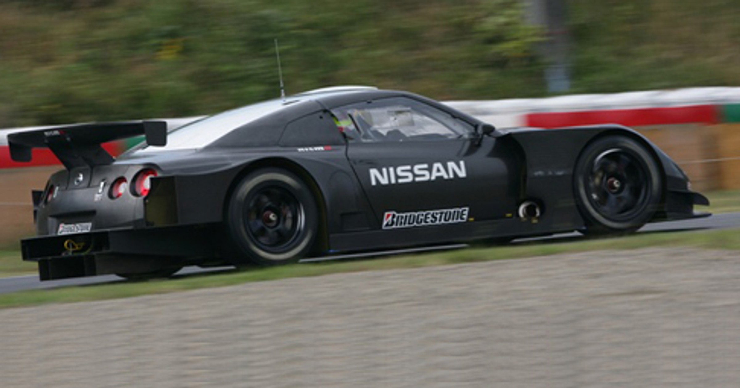 Testy Nissana GT-R