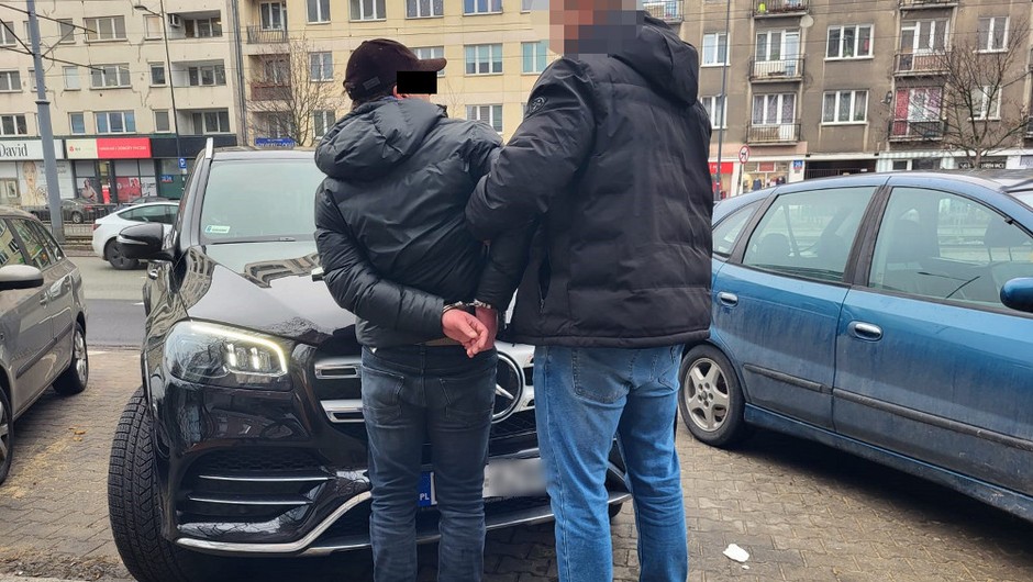 Obywatel Gruzji zatrzymany za kradzież i próbę przekupstwa