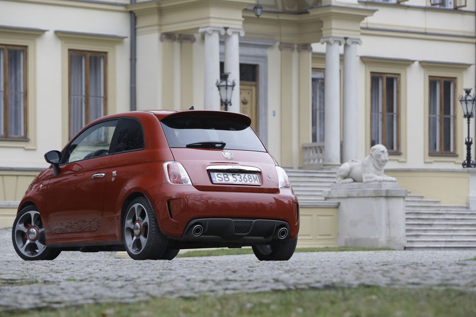 Abarth 595 Turismo - Kochaj albo rzuć